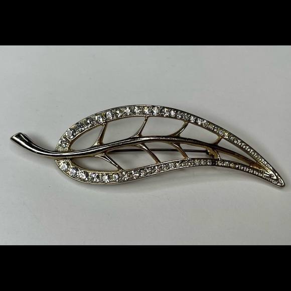 Vintage Estate Gold Rhinestone Leaf Brooch Pin Statement Art To Wear 4in Long - Picture 1 of 3